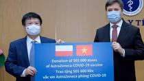 Đại sứ Ba Lan bàn giao cho Bộ Y tế hơn 500.000 liều vaccine AstraZeneca
