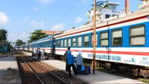Ngành đường sắt hỗ trợ đưa công nhân khó khăn về quê ăn Tết