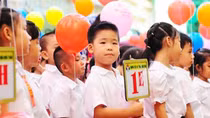 Học sinh tựu trường sớm nhất vào ngày 23/8