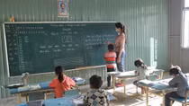 Nhọc nhằn “gieo chữ” dưới chân núi Ngọc Linh