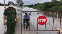 Công an Phú Yên chủ động hỗ trợ người dân trong mưa lũ