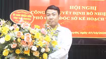 Cách chức Phó Giám đốc Sở sàm sỡ nữ nhân viên tại phòng làm việc