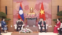 Chủ tịch Quốc hội Vương Đình Huệ đón, hội đàm với Chủ tịch Quốc hội Lào