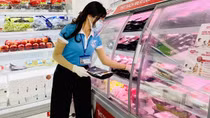 Các siêu thị ở TP Hồ Chí Minh tạm dừng bán lẻ trực tiếp để bán theo đơn đặt hàng