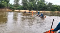 Tìm thấy thi thể hai cha con sau 3 ngày bị nước cuốn trôi