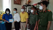 Truy tặng huy hiệu “Tuổi trẻ dũng cảm” cho Thiếu tá Lê Huỳnh Nhật Minh