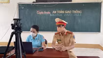 Công an TP Hà Tĩnh tuyên truyền Luật Giao thông qua lớp học trực tuyến