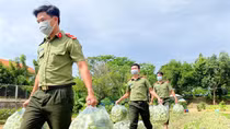 Cùng nhân dân vượt qua đại dịch