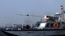 Iran nhận cùng lúc 110 tàu quân sự mang tên lửa diệt hạm
