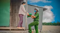 Đường dây hỗ trợ gạo nơi biên giới