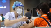 Tiêm vaccine phòng COVID-19 vẫn là biện pháp tối ưu nhất với trẻ em