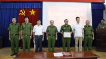 Khen thưởng thành tích Ban chuyên án trong vụ bắt kẻ sát hại người phụ nữ bán dâm