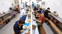Hà Nội: Hàng quán được phục vụ ăn uống tại chỗ từ sáng 14/10
