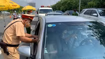 Doanh nghiệp dịch vụ, thương mại nào được cấp giấy đi đường sau 6/9?