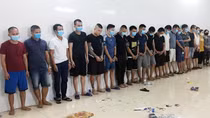 Ổ nhóm "tổ chức đánh bạc và đánh bạc" quy mô lớn trong trại gà
