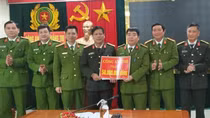 Khen thưởng lực lượng phá vụ án sát hại một phụ nữ rồi ném thi thể xuống sông