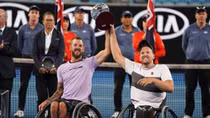 Tay vợt nam duy nhất đoạt danh hiệu Grand Slam đánh đôi