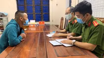 Bắt kẻ lừa 2 cháu bé đi mua kẹo, cưỡng hiếp người phụ nữ tâm thần