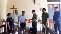 Lan tỏa phong trào treo cờ Tổ quốc tại các cơ sở tôn giáo