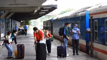Giảm giá vé, bán nguyên khoang, nguyên toa tàu và miễn phí suất ăn