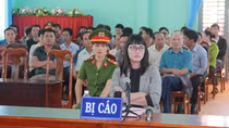 Thi hành án phạt tù bị cáo Huỳnh Thục Vy phạm tội “xúc phạm Quốc kỳ”