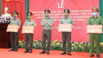 Bộ Công an thưởng Ban Chuyên án triệt phá đường dây đánh bạc ngàn tỷ ở Sóc Trăng