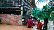 Hỗ trợ khẩn cấp cho người dân ảnh hưởng mưa lũ tại Bình Định và Phú Yên