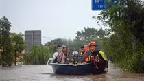 Mưa lũ nghiêm trọng tại Tây Nam Trung Quốc, hàng chục nghìn người phải sơ tán