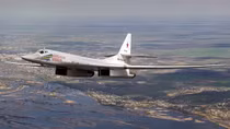 Siêu oanh tạc cơ Tu-160 Nga quần thảo bầu trời Belarus