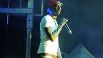 Rapper người Mỹ bị bắn chết khi đang mua bánh quy