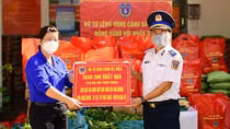 Cảnh sát biển tiếp tục đồng hành cùng ngư dân gặp khó khăn do đại dịch