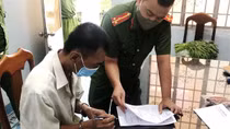 Khởi tố, tạm giam đối tượng sát hại 3 công nhân vì thua bạc