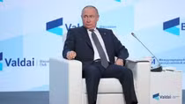 Tổng thống Putin bất ngờ "cám ơn" lệnh trừng phạt của châu Âu