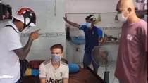 Hành hung người khác vì chia sẻ thông tin không tốt về ca sĩ Phi Nhung