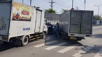 Quốc lộ 1 ùn tắc nghiêm trọng sau va chạm giao thông liên hoàn