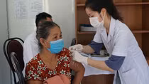 Đồng bào Tây Nguyên phấn khởi được tiêm vaccine phòng COVID-19