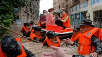 Lũ lụt nghiêm trọng, hàng loạt thành phố ở Trung Quốc phát "cảnh báo đỏ"