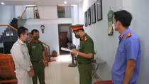 Nhân viên bán hàng giả giấy tờ chiếm đoạt tiền tỷ của công ty