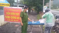 Công an cơ sở xuyên đêm vào “điểm nóng” dịch