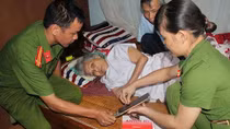Những “bông hoa” tươi thắm bảo vệ bình yên cuộc sống