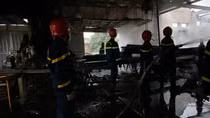 Dập tắt đám cháy tại xưởng gỗ lúc rạng sáng