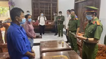 Bắt tạm giam 2 "lâm tặc" đốn hạ hơn 5ha rừng Hòn Đót