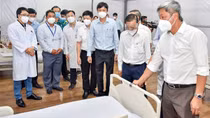 Bệnh viện dã chiến đa tầng điều trị bệnh COVID-19 cấp quận đi vào hoạt động
