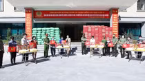 Những phần quà nghĩa tình trong mùa dịch