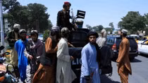 Taliban chiếm thêm thành phố chiến lược, thủ đô Kabul hoảng loạn