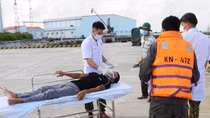 Tàu Kiểm ngư kịp thời chở bệnh nhân về đảo Trường Sa cấp cứu