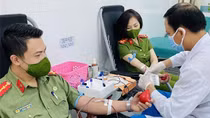 Công an Hà Nội hiến máu tình nguyện, lan tỏa tình người trong đại dịch