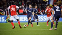 Messi gây "sốt" trong trận đầu thi đấu cho PSG