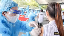 Dự kiến tiêm vaccine phòng COVID-19 mũi 3 từ tháng 12