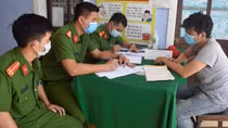 Khai báo gian dối để trốn cách ly, 2 nam thanh niên bị phạt 15 triệu đồng